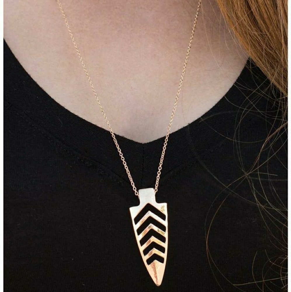Gold‎ Arrow Head Necklace